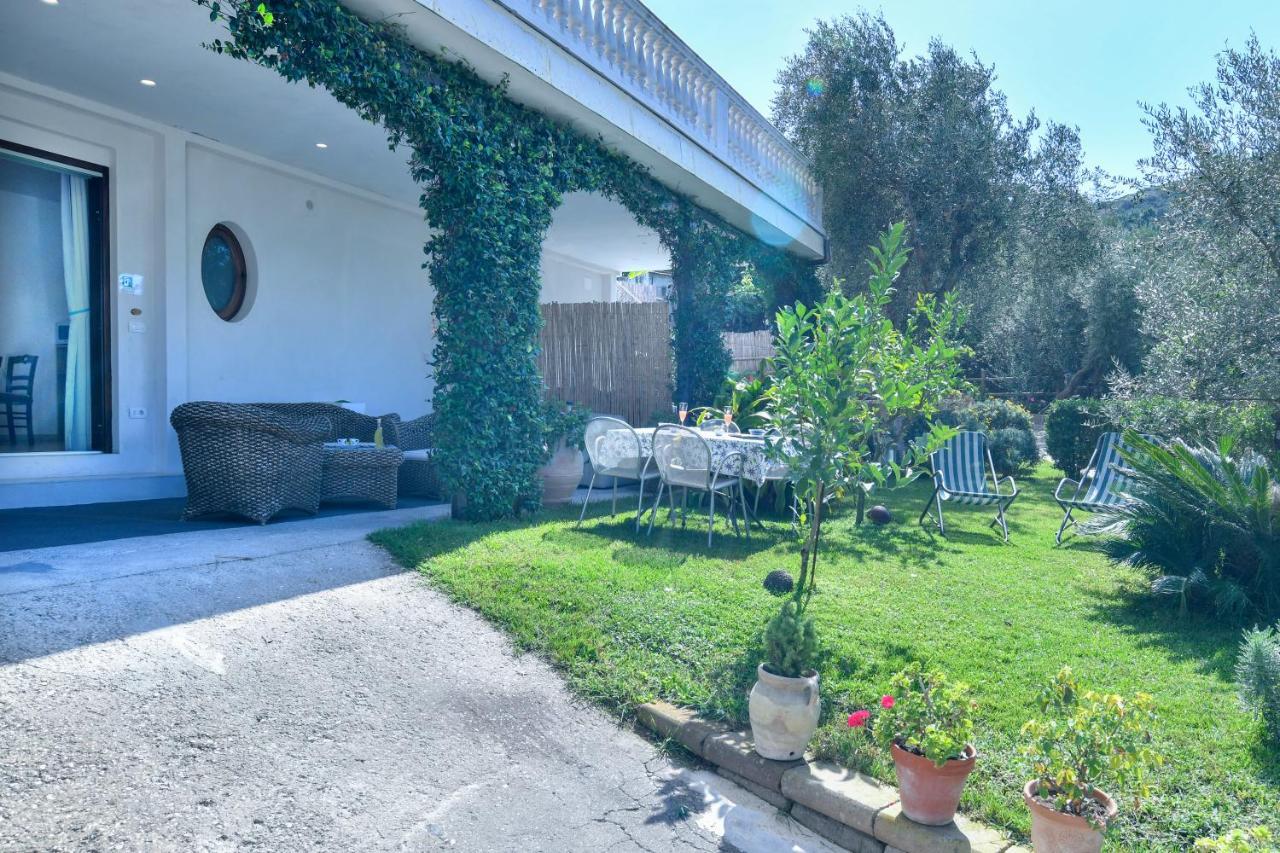 Villa Il Profumo Di Capri Massa Lubrense Exterior foto